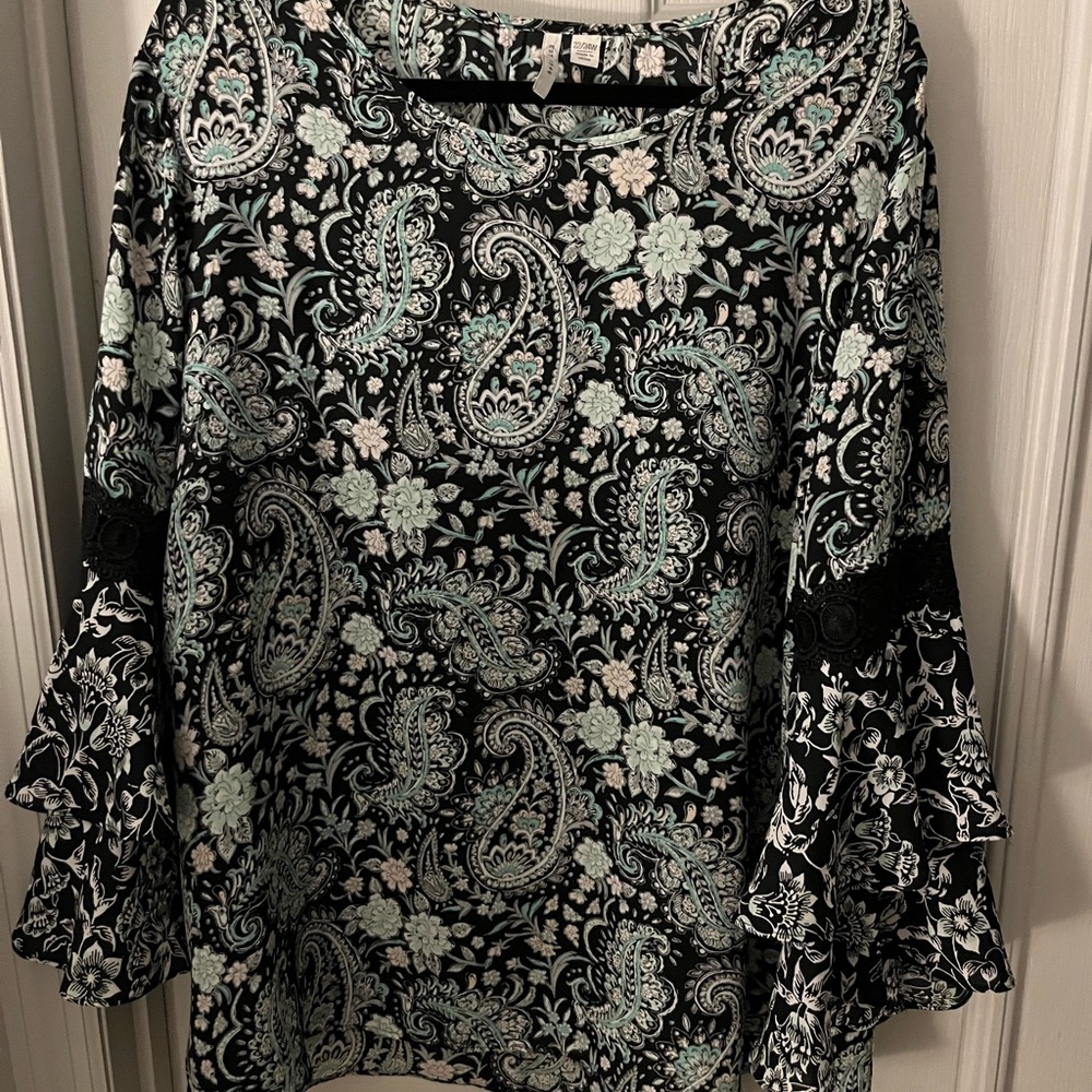 Ruffled blouse long sleeve